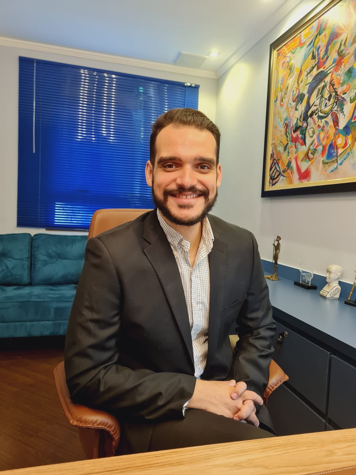 Dr. Lucas Arantes, psiquiatra